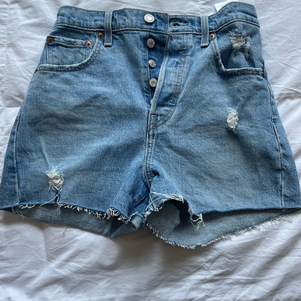 Levi’s ribcage short